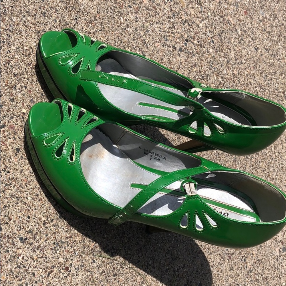 Spring green size 9 Bumper brand High Heels